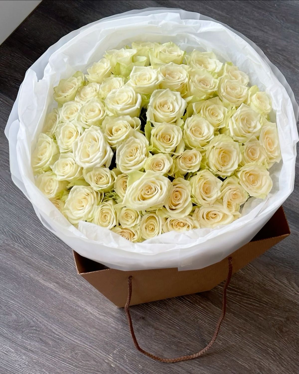 51 White Roses Luxurious