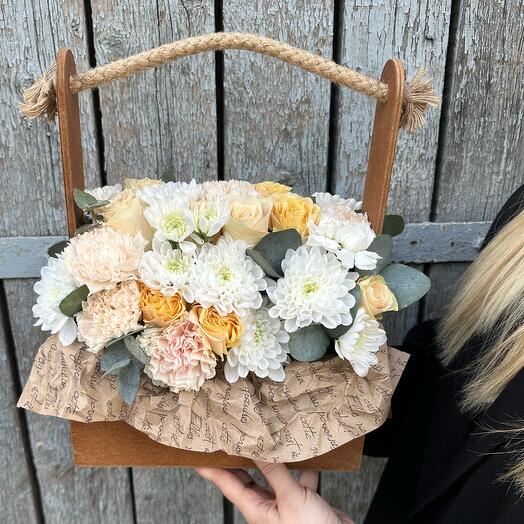 Flower composition in the box