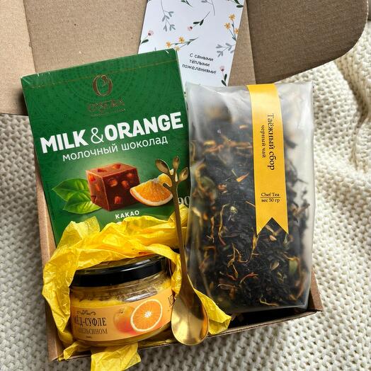 Подарочный набор на день рождения, праздник, юбилей с шоколадом, чаем и мёдом