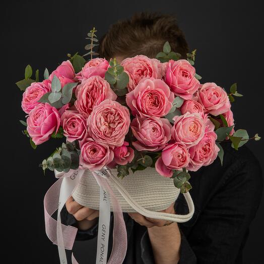 Цветочная композиция "Pink sunset 🌷" с кустовыми пионовидными розами