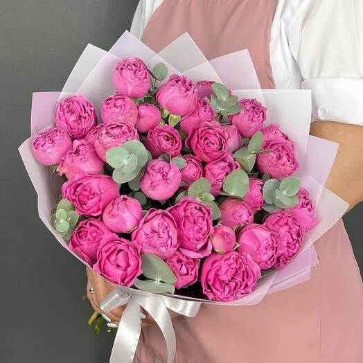 7 пионовидных роз