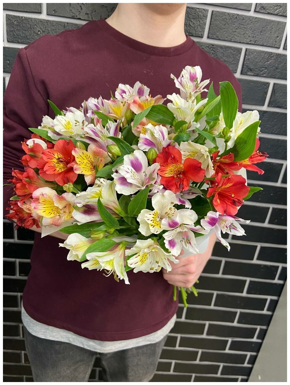 11 альстромерии