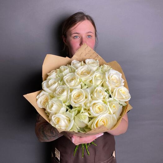 Rose Russia white 21 pcs. Bouquet F038 Capital flowers