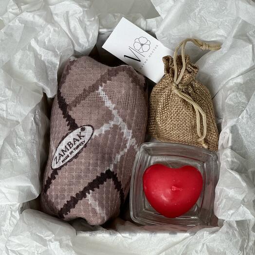 Подарок маме, девушке, с палантином, ароматным мешочком с лавандой и плавающей свечой с подсвечником