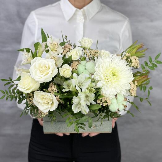 Composition with chrysanthemum Jaine