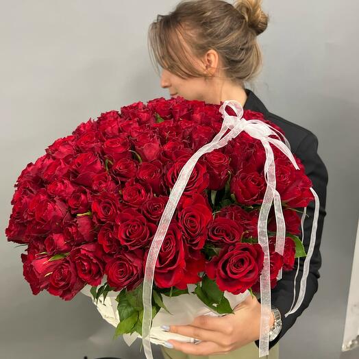 Корзина из 101 красной розой