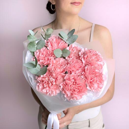 Воздушный букет розовый диантус и эвкалипт