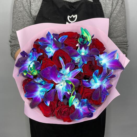 Bouquet of dendrobium Red Naomi