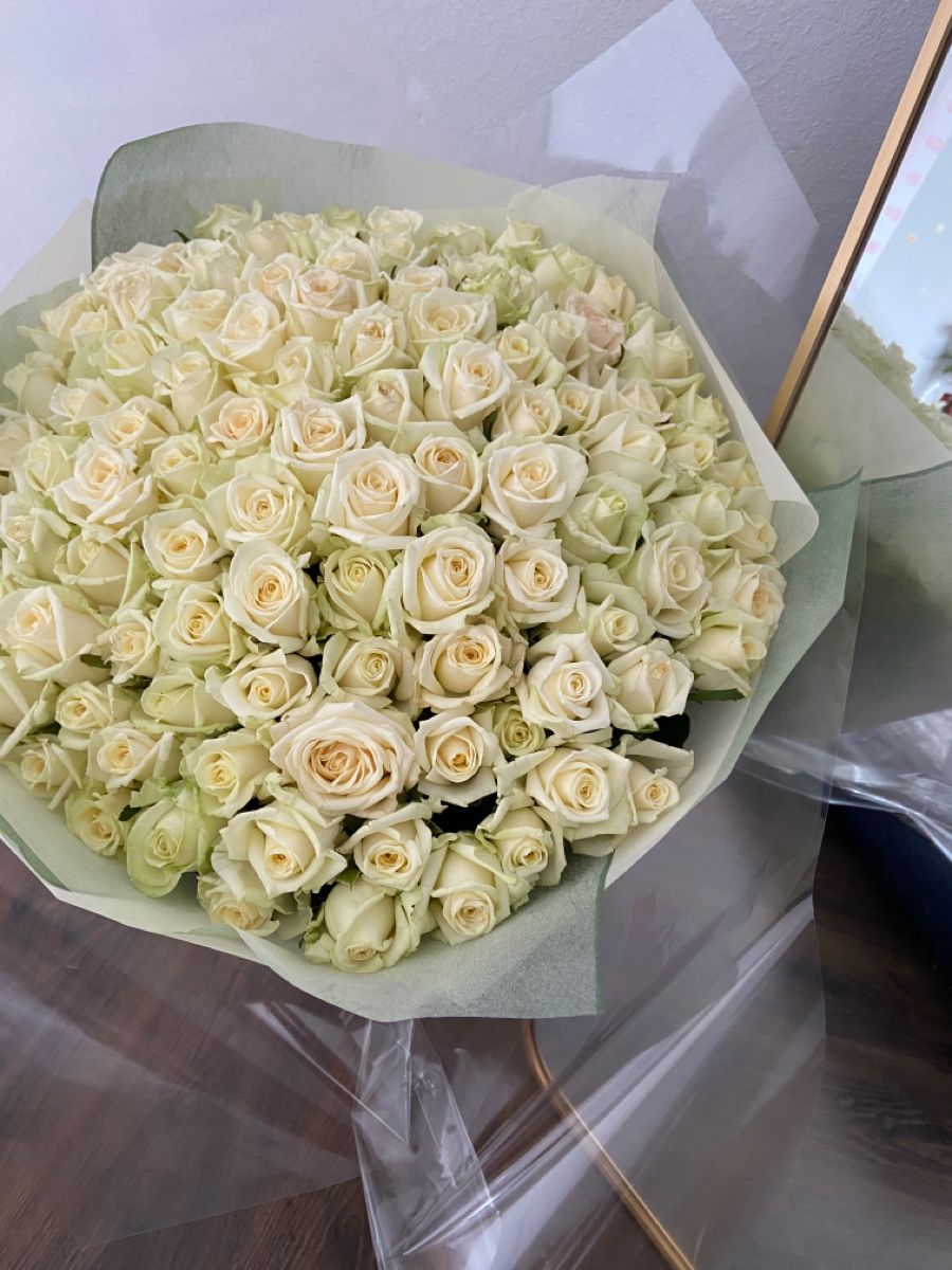 101 розы белые идеальные