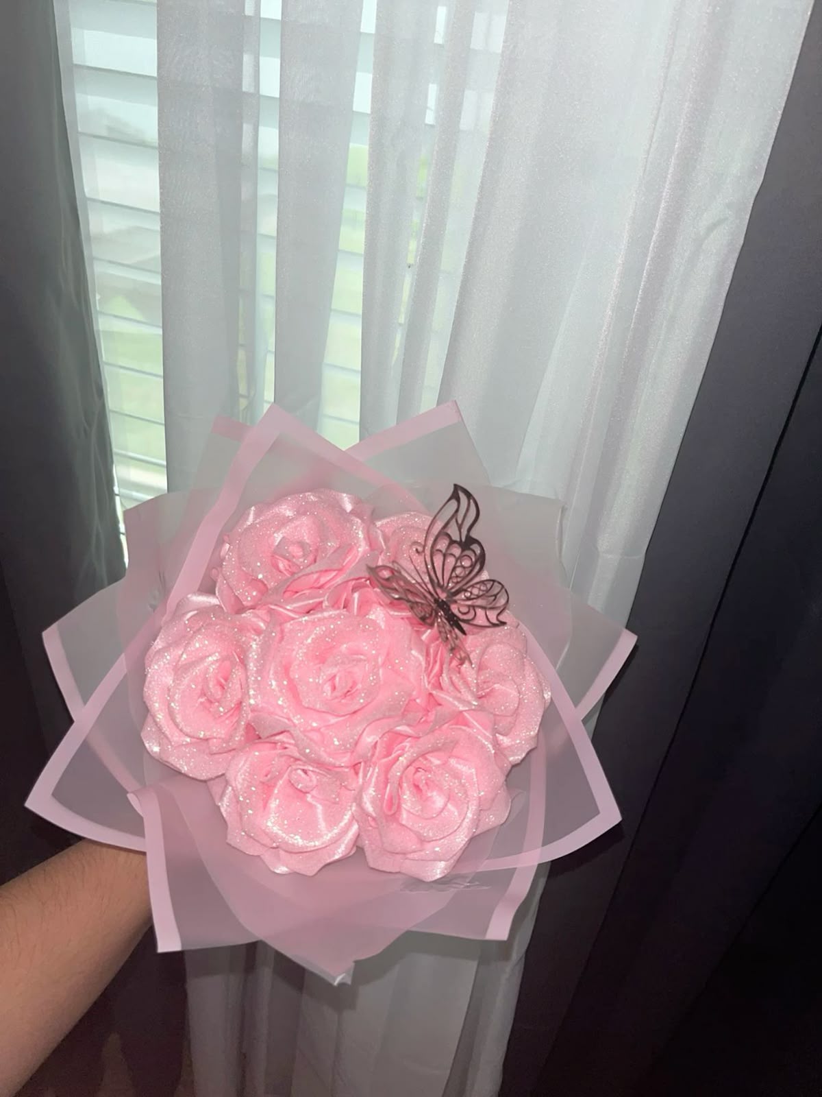 15 розовых роз