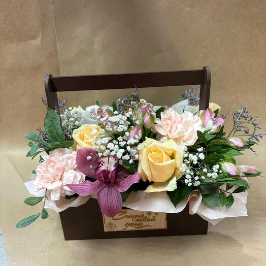 Букет в ящике "Утренняя энергия"