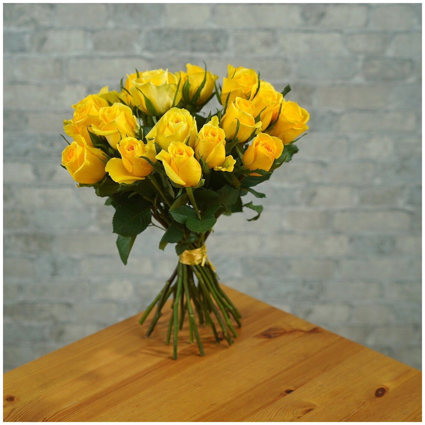 21 желтая роза