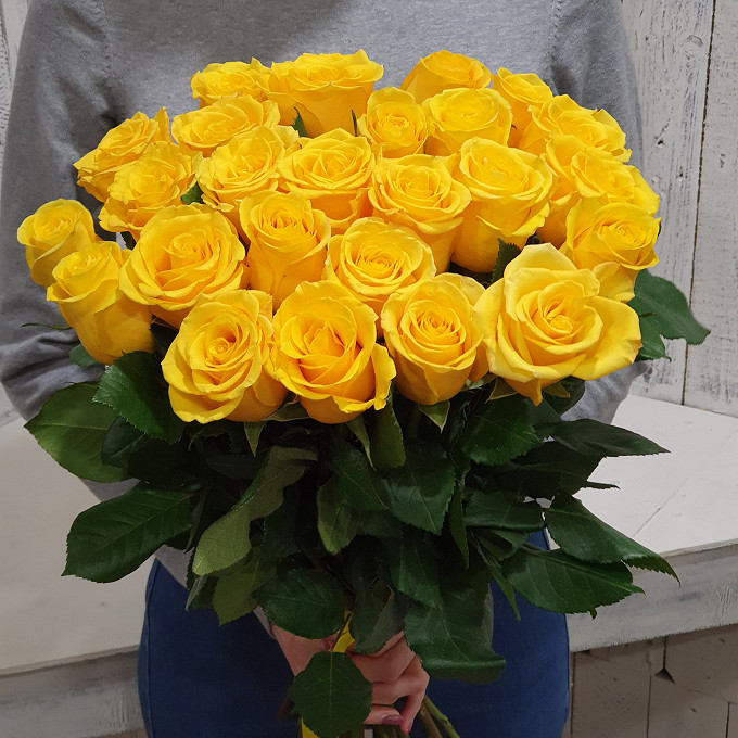 25 желтых роз
