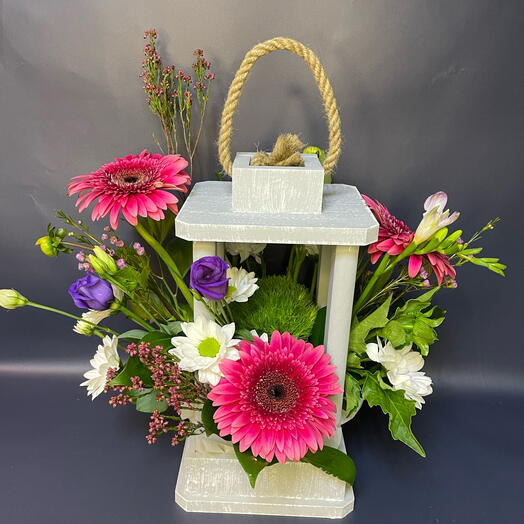 The composition of the lantern