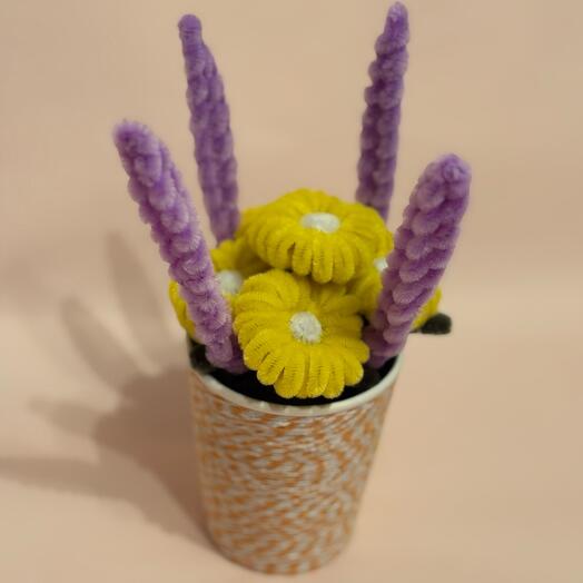 Цветочная композиция «Лаванда с одуванчиками»