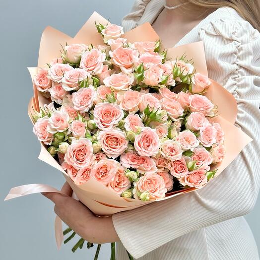 A delicate bouquet of bush roses 15 pcs art. 168