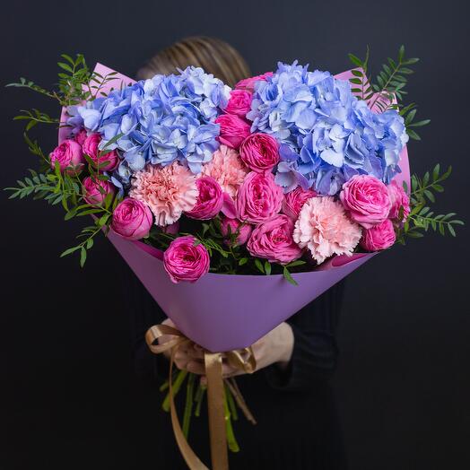 Букет пионовидных кустовых Роз ,лавандовой Гортензии и Зелени 💜
