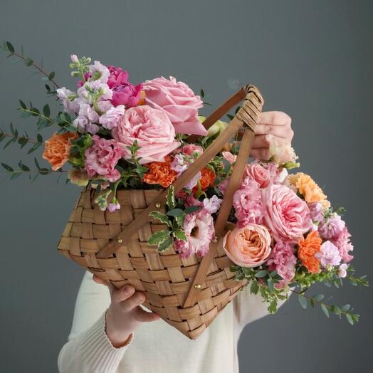 Элитная Корзина Bottega  с цветами в весенних оттенках💕🧚🏻‍♀️