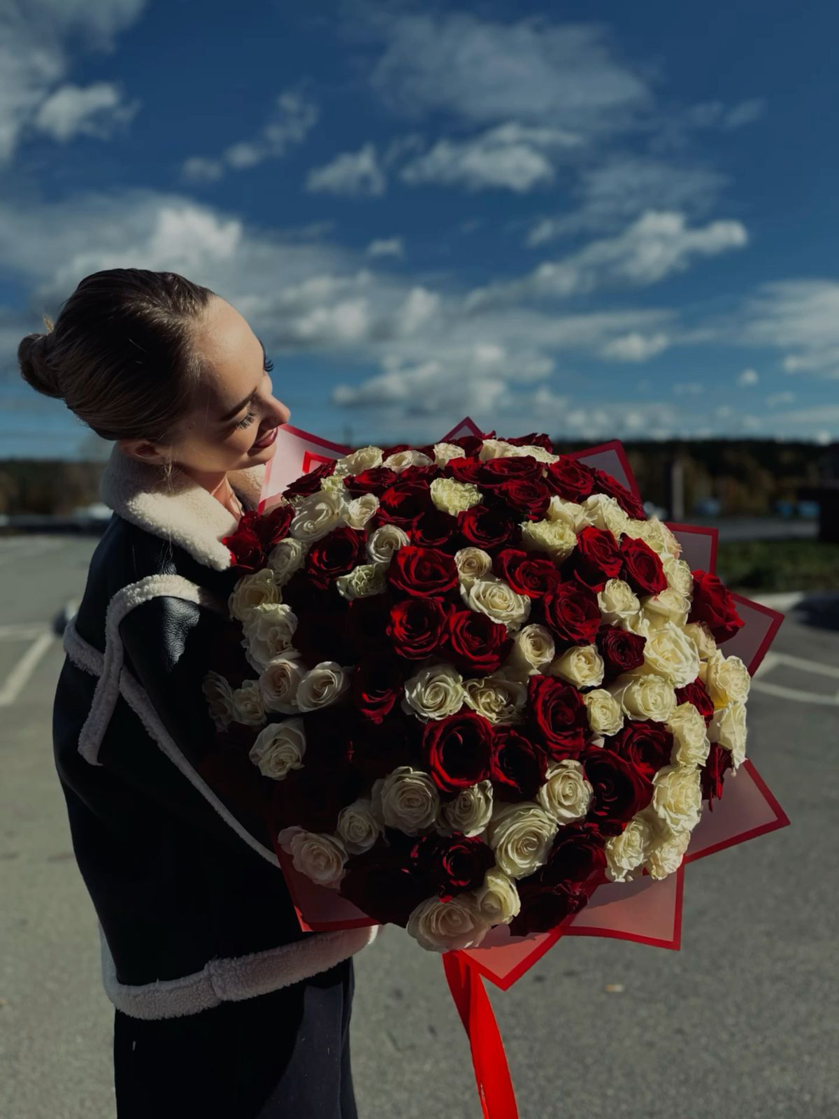 Букет из 1001 розы для истинных ценителей 🌹