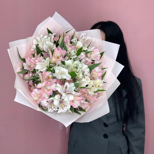 Букет: «Нежные летние альстромерии»