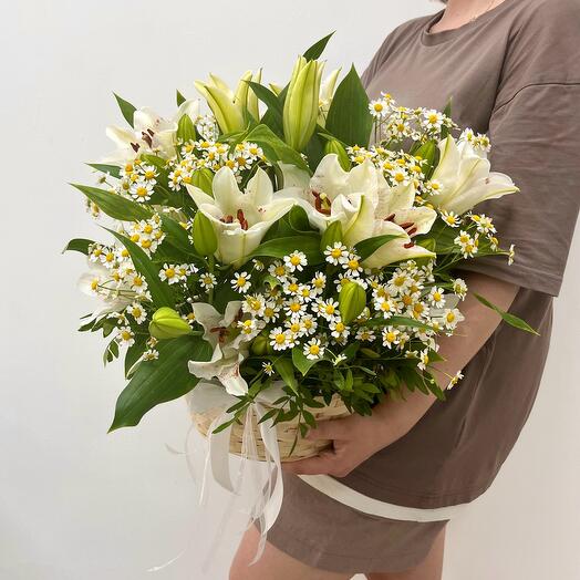 Basket with lilies and daisies "Summer Morning"