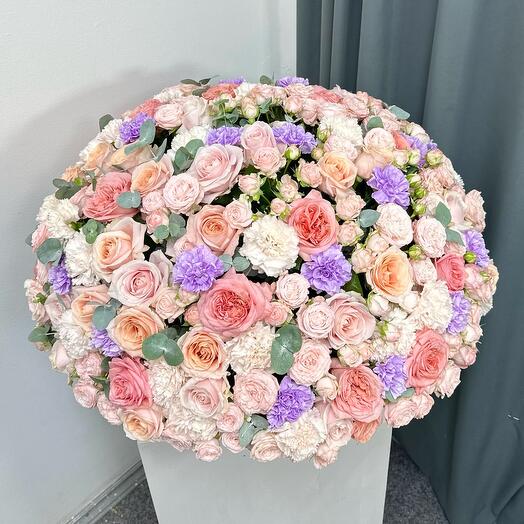 Premium basket with flowers 75cm
