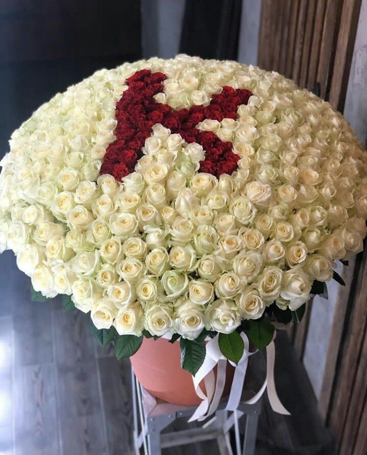 Букет из 1001 розы для роскошного сюрприза 🌹