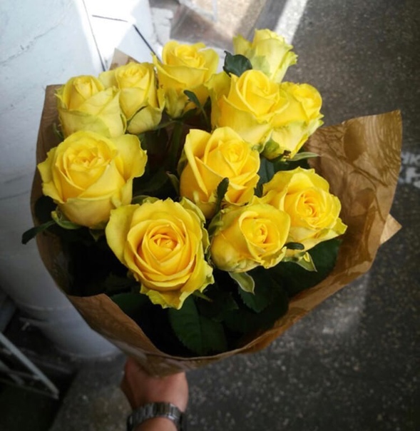 9 желтых роз