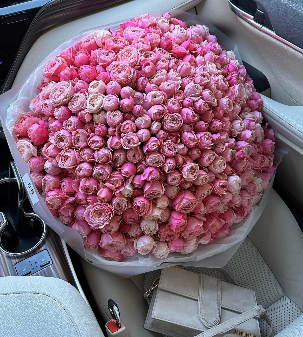 Bouquet of 1001 roses for a fairytale gift 🌹