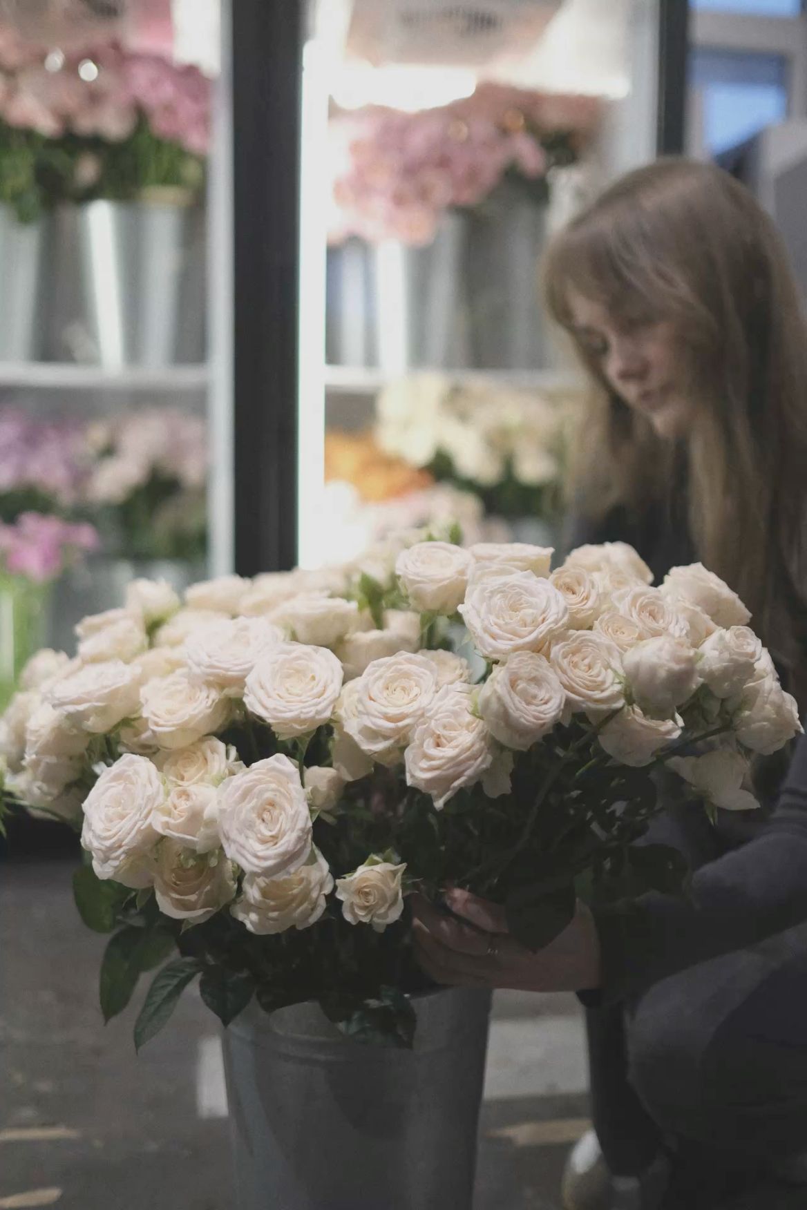 Bright mono bouquet 🌷