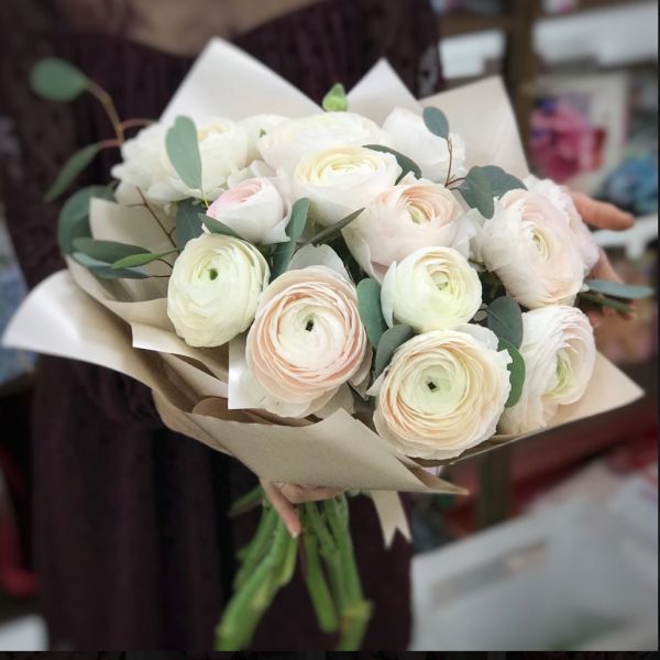 15 ранункулюс