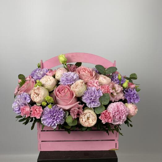 The composition is pink-violet