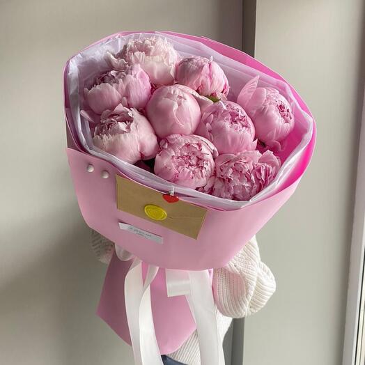 Bouquet of 9 peonies in pink