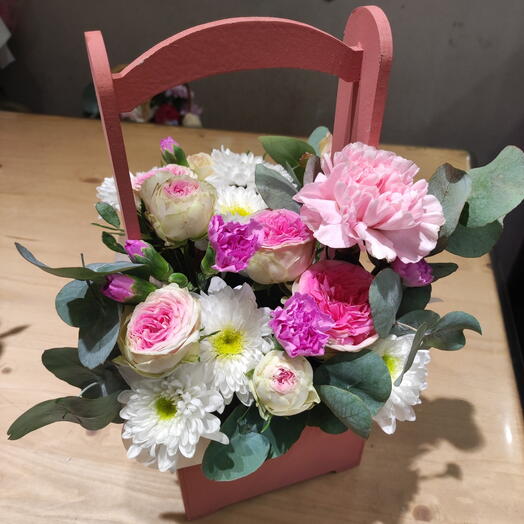 Pink box with flowers