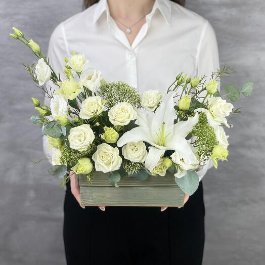 Композиция с лилией Хьюго