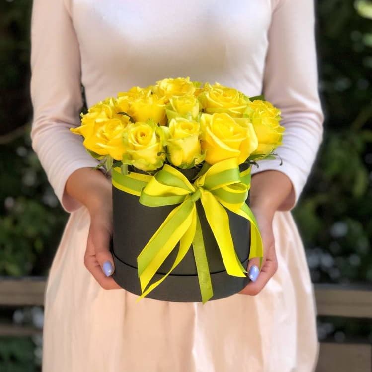 21 yellow roses