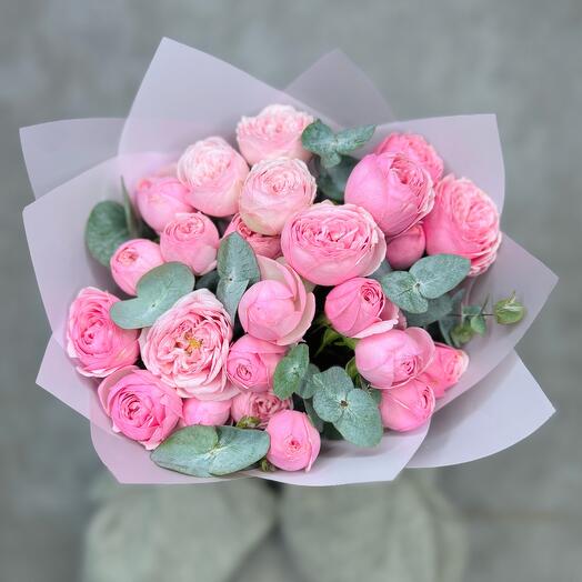 Bouquet 7 pionoid roses Mensfield Pink with eucalyptus. Roses in the bouquet