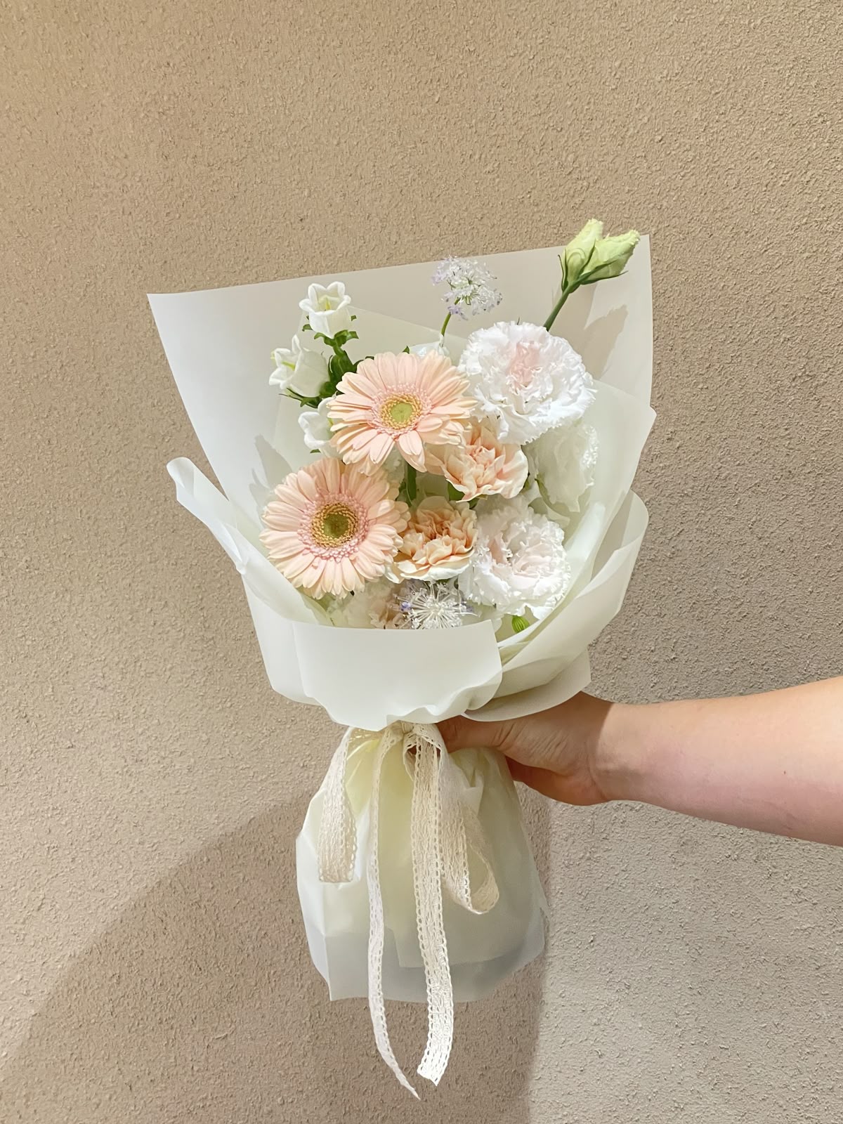 Romantic mono bouquet 💐