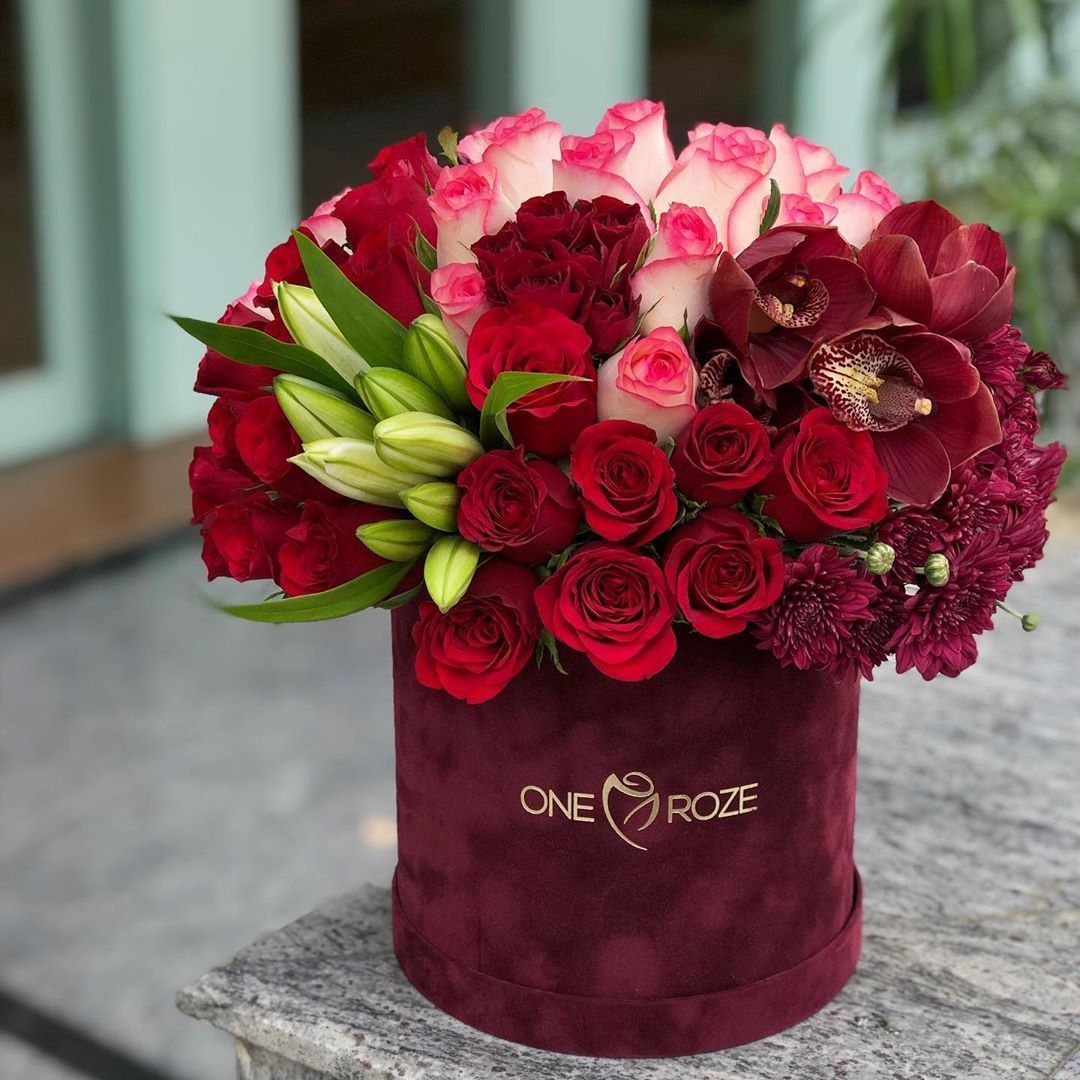 Элегантная коробка с цветами 💮