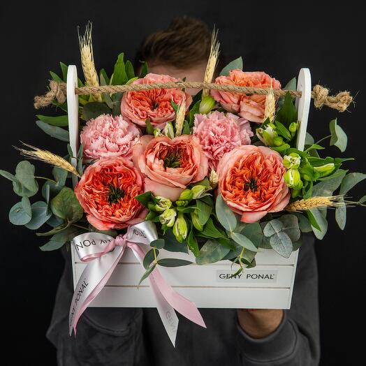 The author's composition "Orange Mandarin ️" in a wooden box