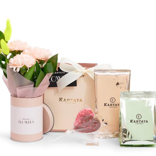 Подарочный набор с живыми цветами и чаем «Солнечно»