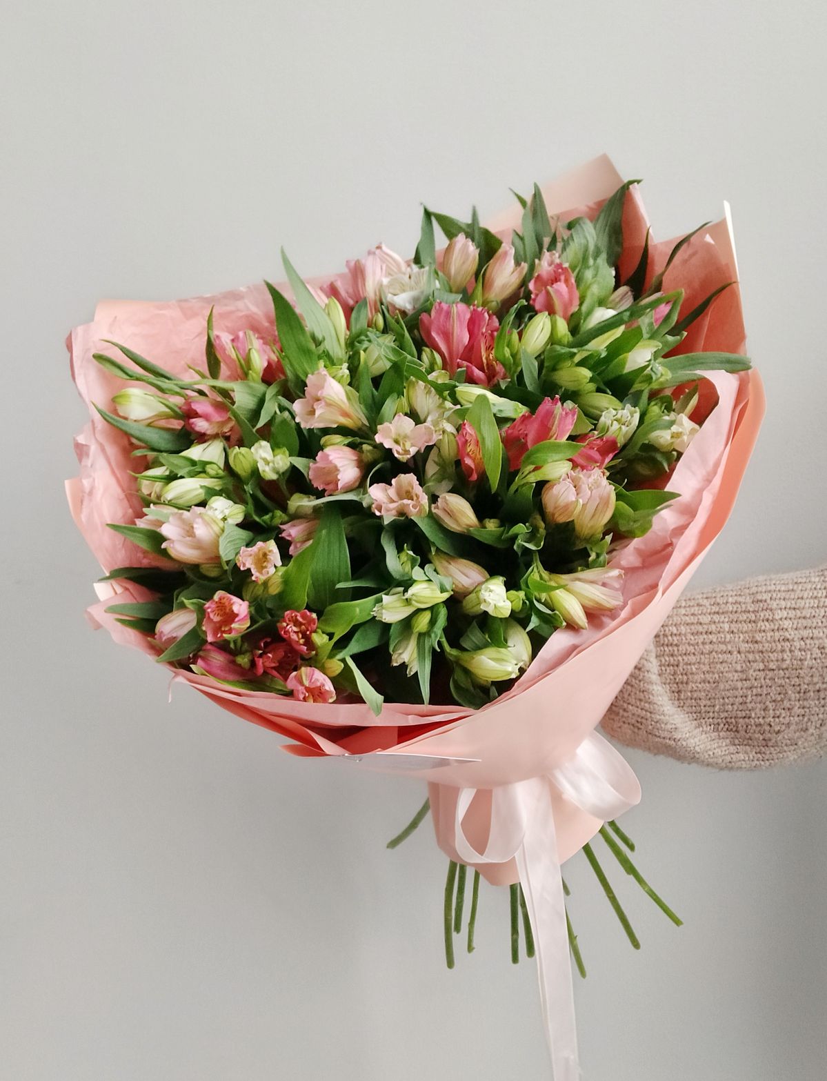 Festive mono bouquet 🎉