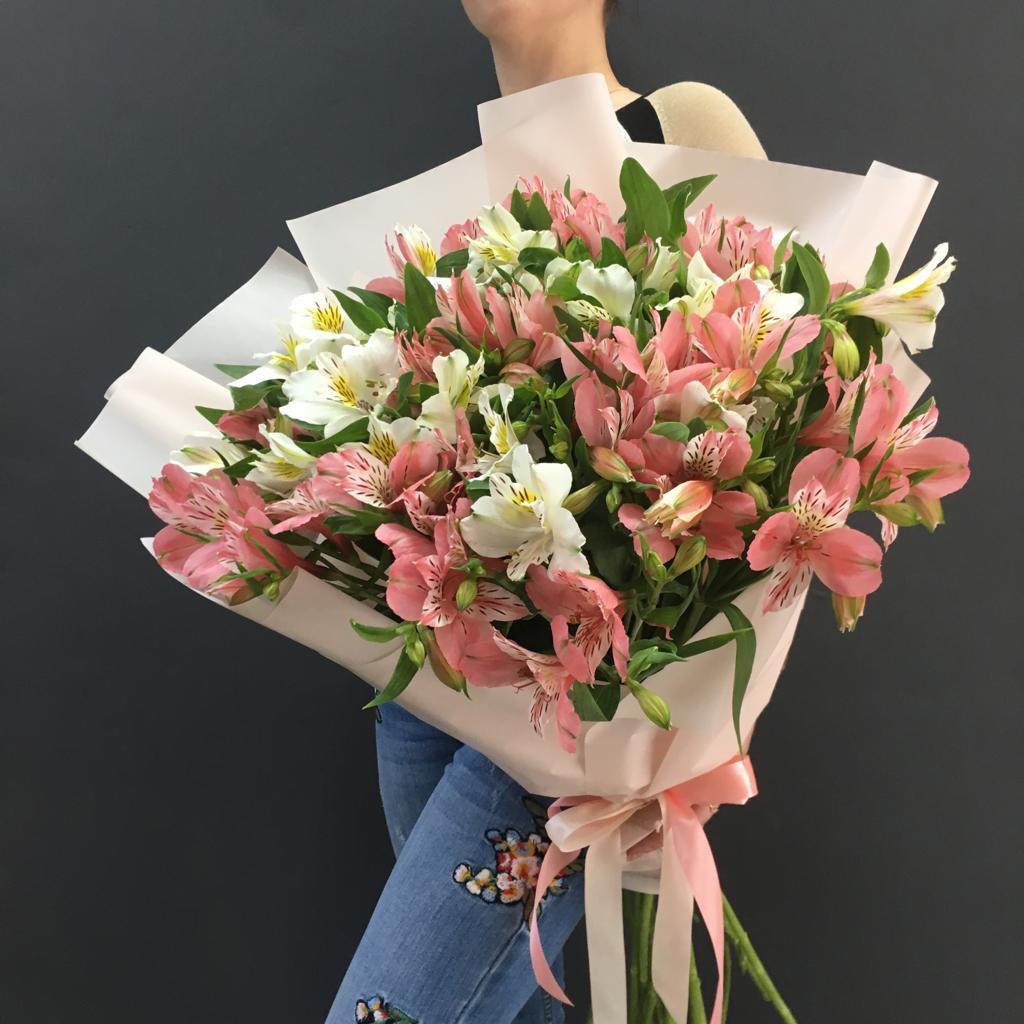 31 альстромерии