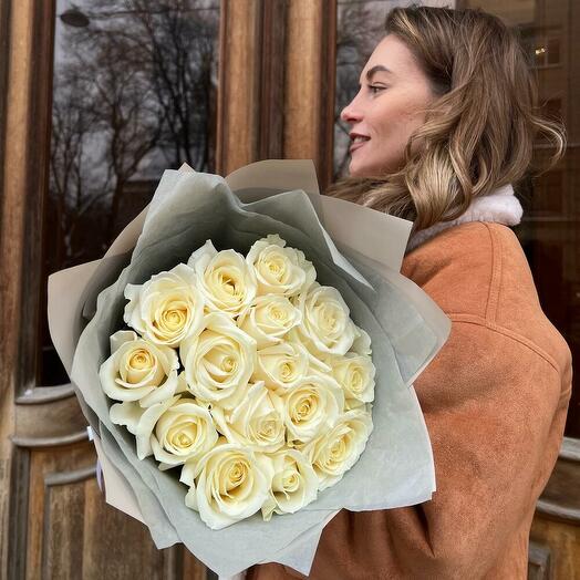 15 white roses premium