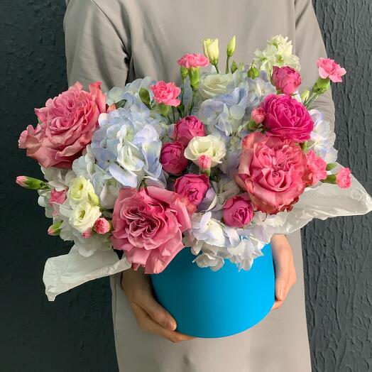 Цветы в коробке " Притяжение"