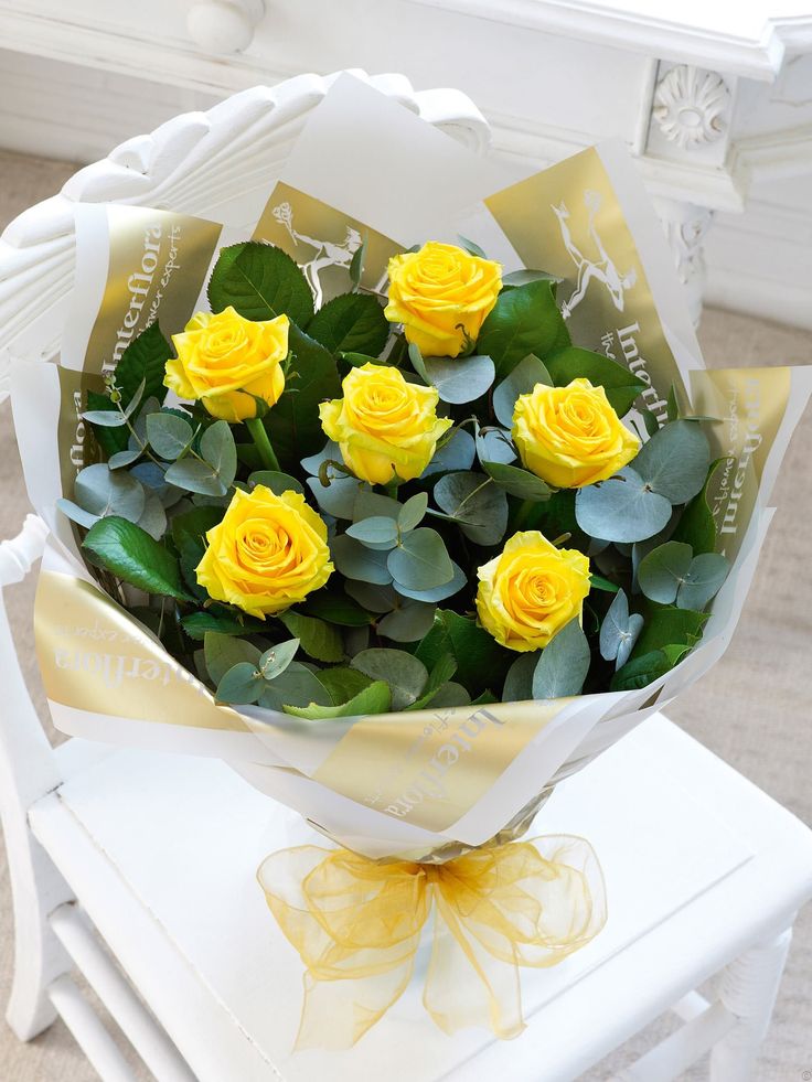 5 yellow roses