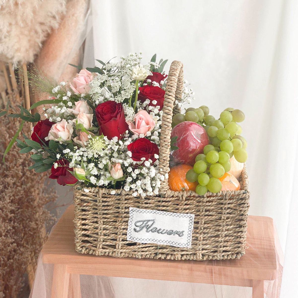 Элегантная корзина с цветами 💮