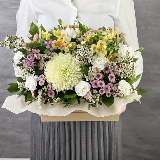 Композиция с хризантемой Дориан