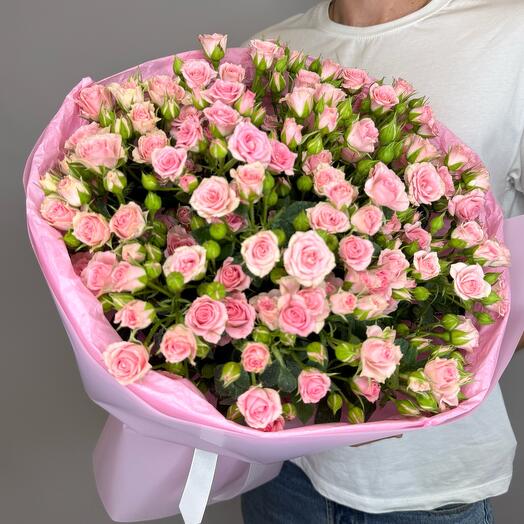 Bouquet of pink bush roses ─️