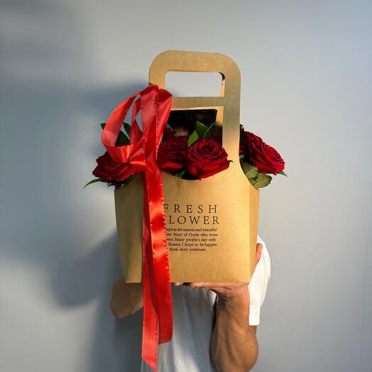 Сумочка с красными розами